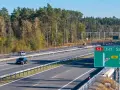 Droga S3 E65 w Polsce, z zielonym znakiem kierującym do Szczecina, Kołobrzegu, Międzyzdrojów i Lubina.