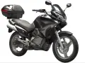 Czarny motocykl Honda Varadero 125 z kufrem. Sprawdź aktualną honda varadero 125 cena.