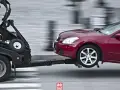 Holowanie na autostradzie: Kiedy legalne? Jak uniknąć mandatu?