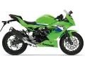 Zielony Kawasaki Ninja 125, gotowy do jazdy z maksymalną prędkością.