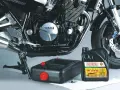 Silnik Yamahy gotowy do pracy, obok olej Procycle. Dbałość o detale, by silnik sam wchodzi na wysokie obroty.