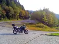 Fajne trasy motocyklowe w Polsce: Gdzie szukać zakrętów i widoków?