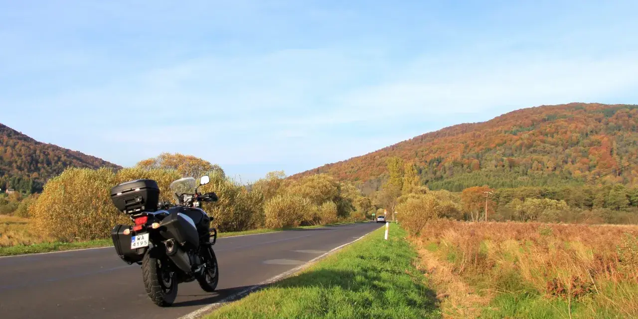 Bieszczady motocyklem: Sprawdzone trasy i porady eksperta
