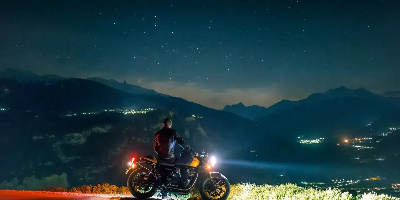 Jak dobrać kombinezon motocyklowy? Uniknij błędów!