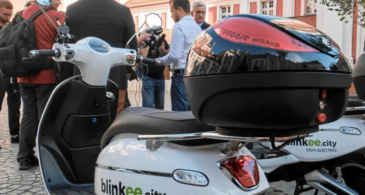 Jazda motorowerem po ścieżce rowerowej? To nielegalne! Uniknij kar