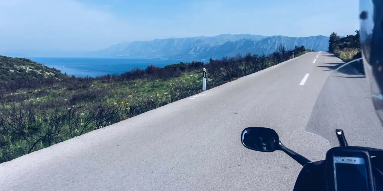Chorwacja motocyklem: Jak zaplanować idealną trasę? Poradnik