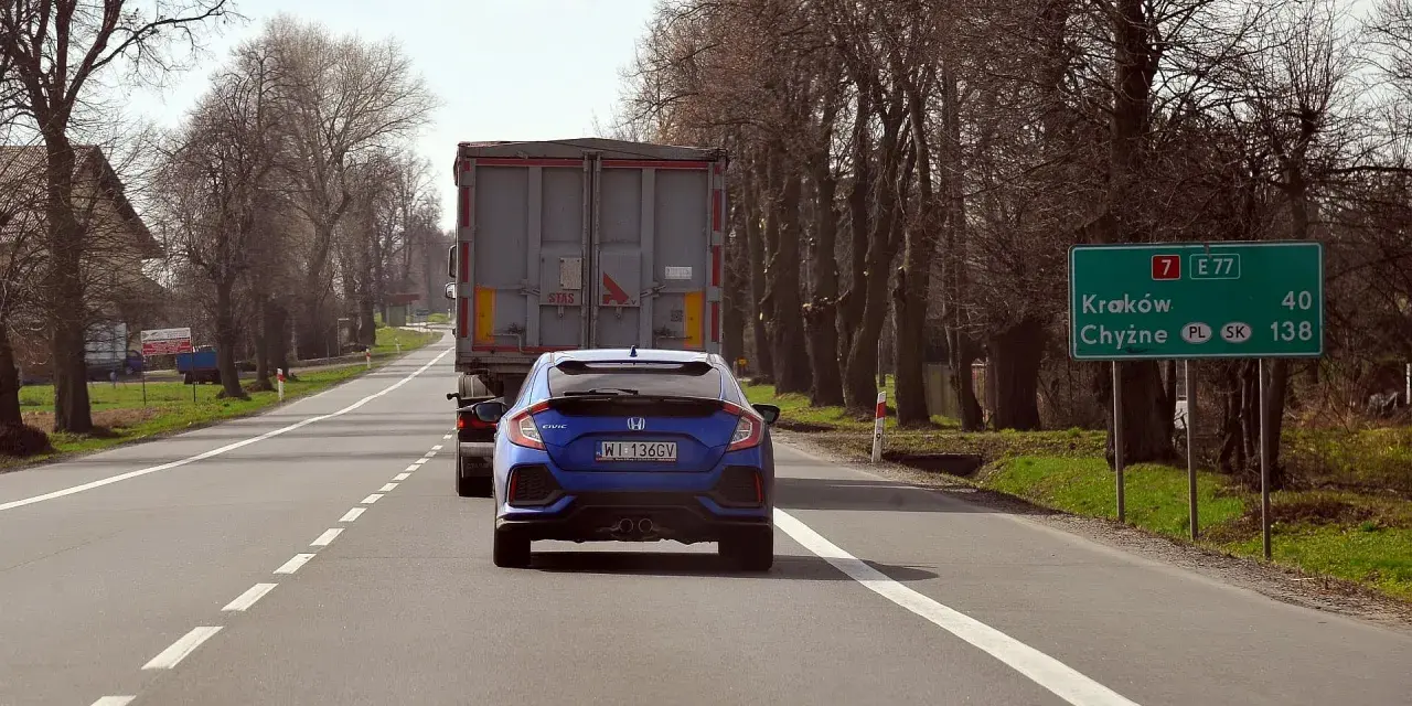 Kraków-Gdańsk: A1 czy S7? Wybierz najlepszą trasę dla siebie!