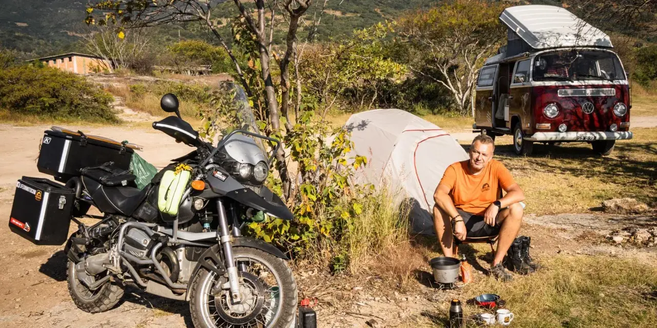 Motocyklowa wyprawa: Co zabrać? Spakuj się mądrze i bez stresu!