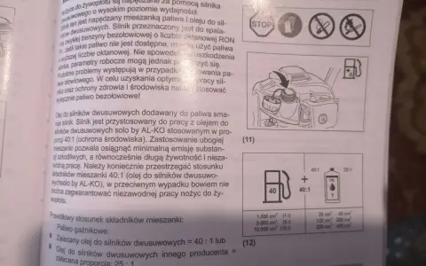Instrukcja podaje, ile oleju na litr paliwa należy użyć do silników dwusuwowych: 40:1 lub 25:1.