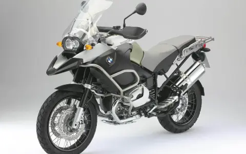 BMW R 1200 GS, motocykl turystyczny. Choć ceniony, ma swoje wady, np. waga czy skomplikowana elektronika.