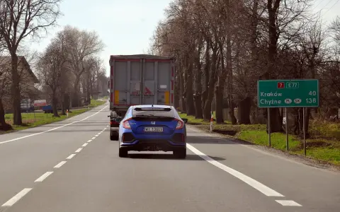 Kraków-Gdańsk: A1 czy S7? Wybierz najlepszą trasę dla siebie!