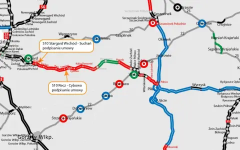 Mapa drogowa z zaznaczoną drogą ekspresową S10, pokazującą jej przebieg między Szczecinem a Bydgoszczą, z zaznaczonymi odcinkami w budowie.