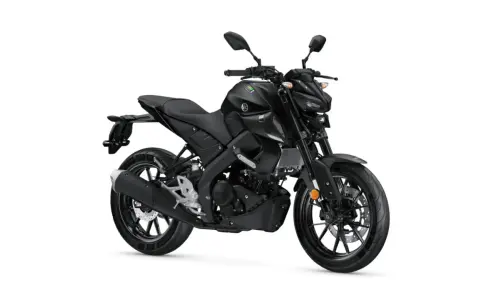 Czarny motocykl Yamaha MT-125, gotowy do jazdy, z mocnym charakterem V-max.