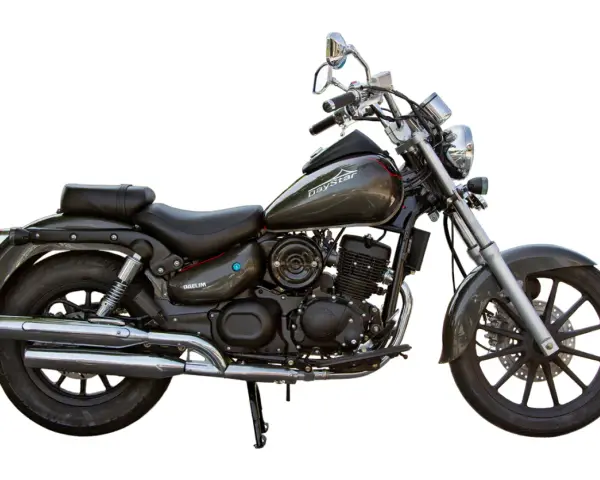 Stylowy motocykl Daelim Daystar 125 w ciemnoszarym kolorze, gotowy na przygodę.