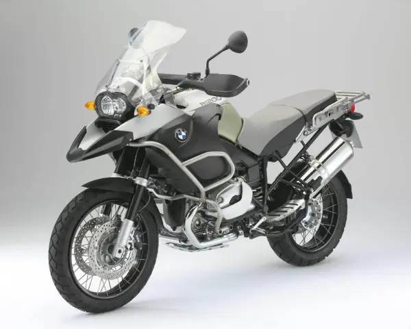 BMW R 1200 GS, motocykl turystyczny. Choć ceniony, ma swoje wady, np. waga czy skomplikowana elektronika.