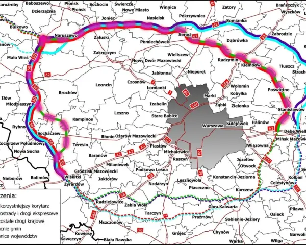 Mapa dróg wokół Warszawy, z zaznaczonymi autostradami, drogami ekspresowymi i innymi drogami krajowymi. Najkorzystniejszy korytarz dk50 oznaczony różowym kolorem.
