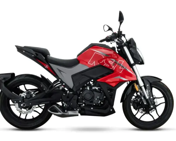 Czerwony motocykl sportowy. Idealny na pierwszy pojazd, gdy zastanawiasz się, prawo jazdy a1 od ilu lat można zdobyć.