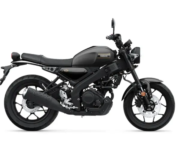 Stylowy, czarny motocykl Yamaha 125 szosowo-turystyczny, idealny na miejskie wyprawy i weekendowe wycieczki.