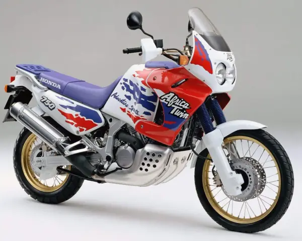 Honda Africa Twin 750 w barwach "Adventure Sports" gotowa na każdą wyprawę.