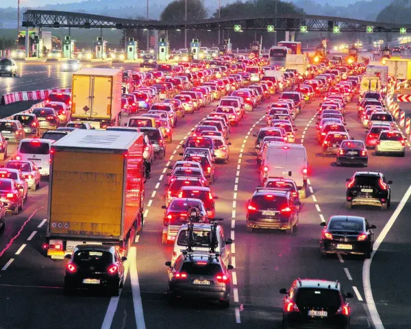 Autostrada A4 zamknięta? Co się dzieje i jak ominąć korek?