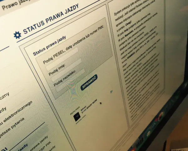 Sprawdzanie statusu prawa jazdy online. Wpisz PESEL, imię i nazwisko, by dowiedzieć się, ile się czeka na prawo jazdy.