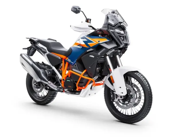 Pomarańczowo-niebieski motocykl KTM 1290 Super Adventure R gotowy na każdą wyprawę.