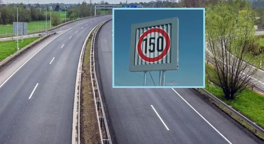 Autostrada w Czechach z tablicą informującą o ograniczeniach prędkości do 150 km/h.