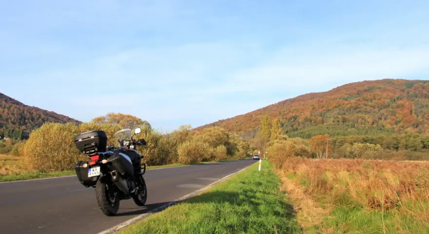 Bieszczady motocyklem: Sprawdzone trasy i porady eksperta