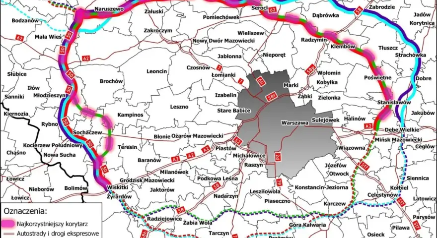 Mapa dróg wokół Warszawy, z zaznaczonymi autostradami, drogami ekspresowymi i innymi drogami krajowymi. Najkorzystniejszy korytarz dk50 oznaczony różowym kolorem.