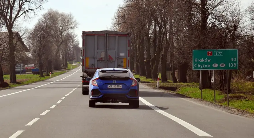 Kraków-Gdańsk: A1 czy S7? Wybierz najlepszą trasę dla siebie!