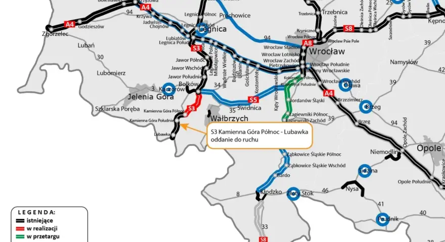 Mapa drogowa Dolnego Śląska z zaznaczoną autostradą A3, drogami krajowymi i ich statusem.