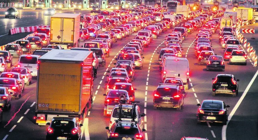 Autostrada A4 zamknięta? Co się dzieje i jak ominąć korek?
