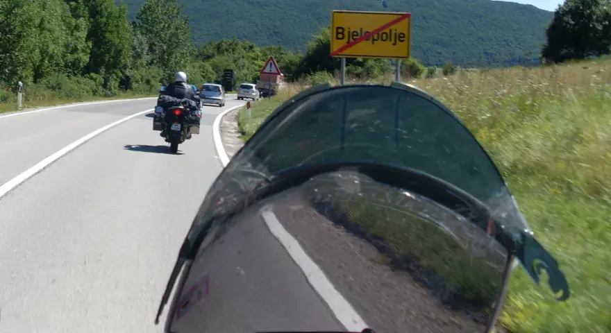 Deflektor motocyklowy: Jak dobrać, by jazda była czystą przyjemnością?