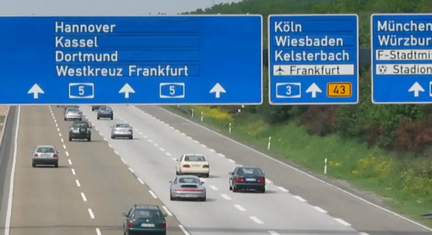 Autobahn bez stresu? Przewodnik po niemieckich autostradach