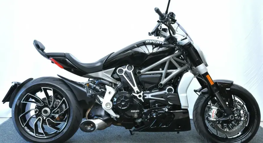 Jak zarejestrować motorower bez dokumentów? Tylko jako zabytek!