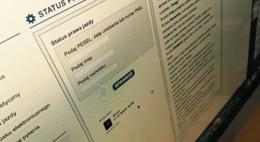 Sprawdzanie statusu prawa jazdy online. Wpisz PESEL, imię i nazwisko, by dowiedzieć się, ile się czeka na prawo jazdy.