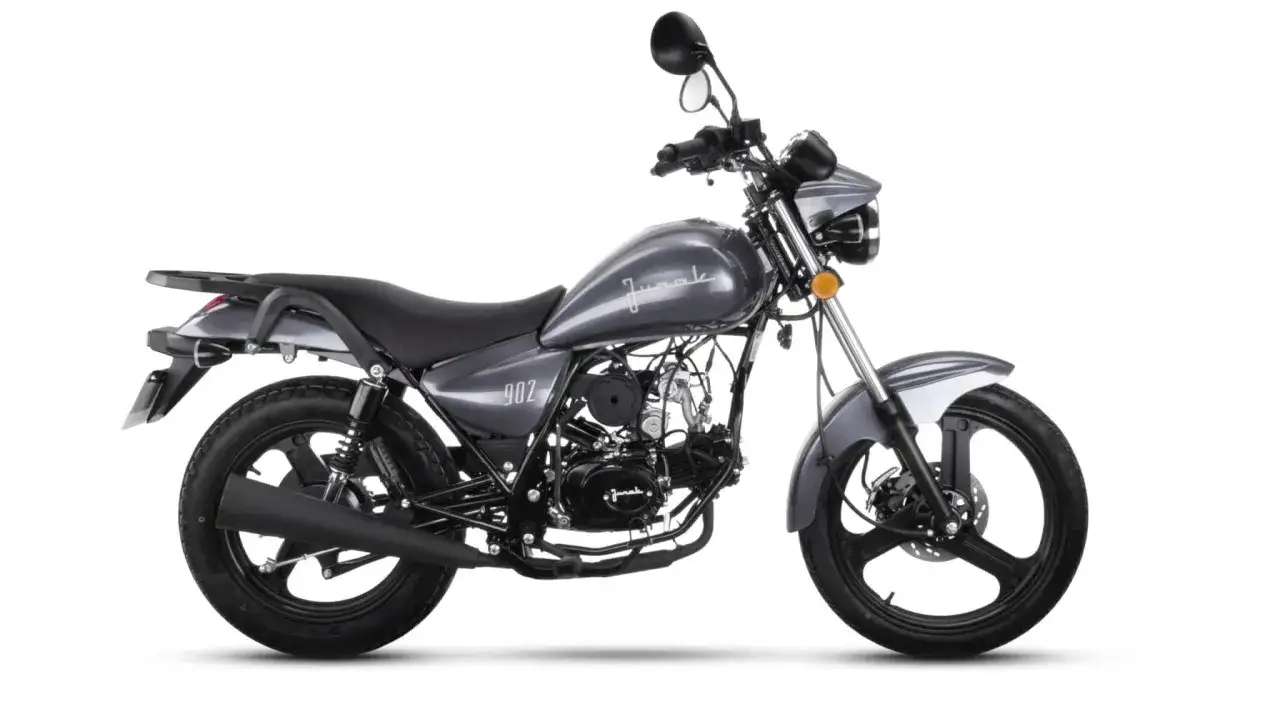 Szary Junak 902, klasyczny motorower. Wady? Może brak schowka pod siedzeniem, ale to kwestia gustu.