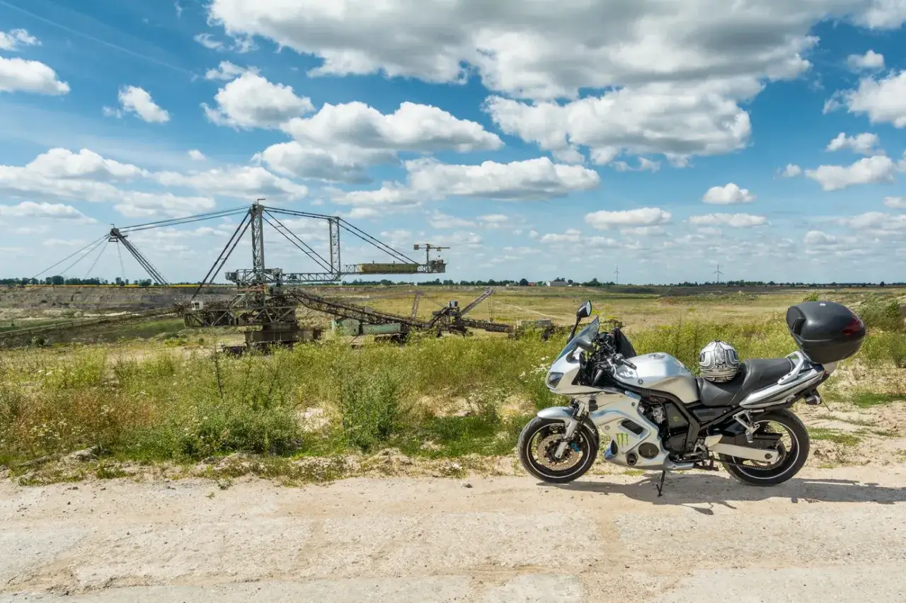 Kopalnia Bełchat&oacute;w taras widokowy motocykl