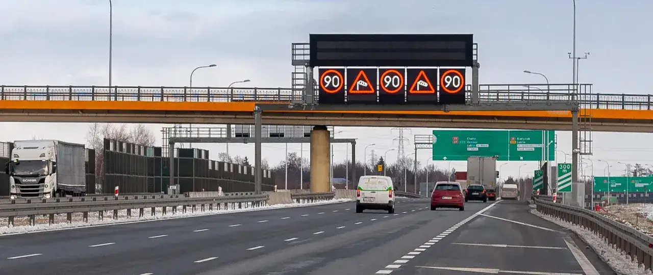 znaki zmiennej treści autostrada ograniczenia prędkości