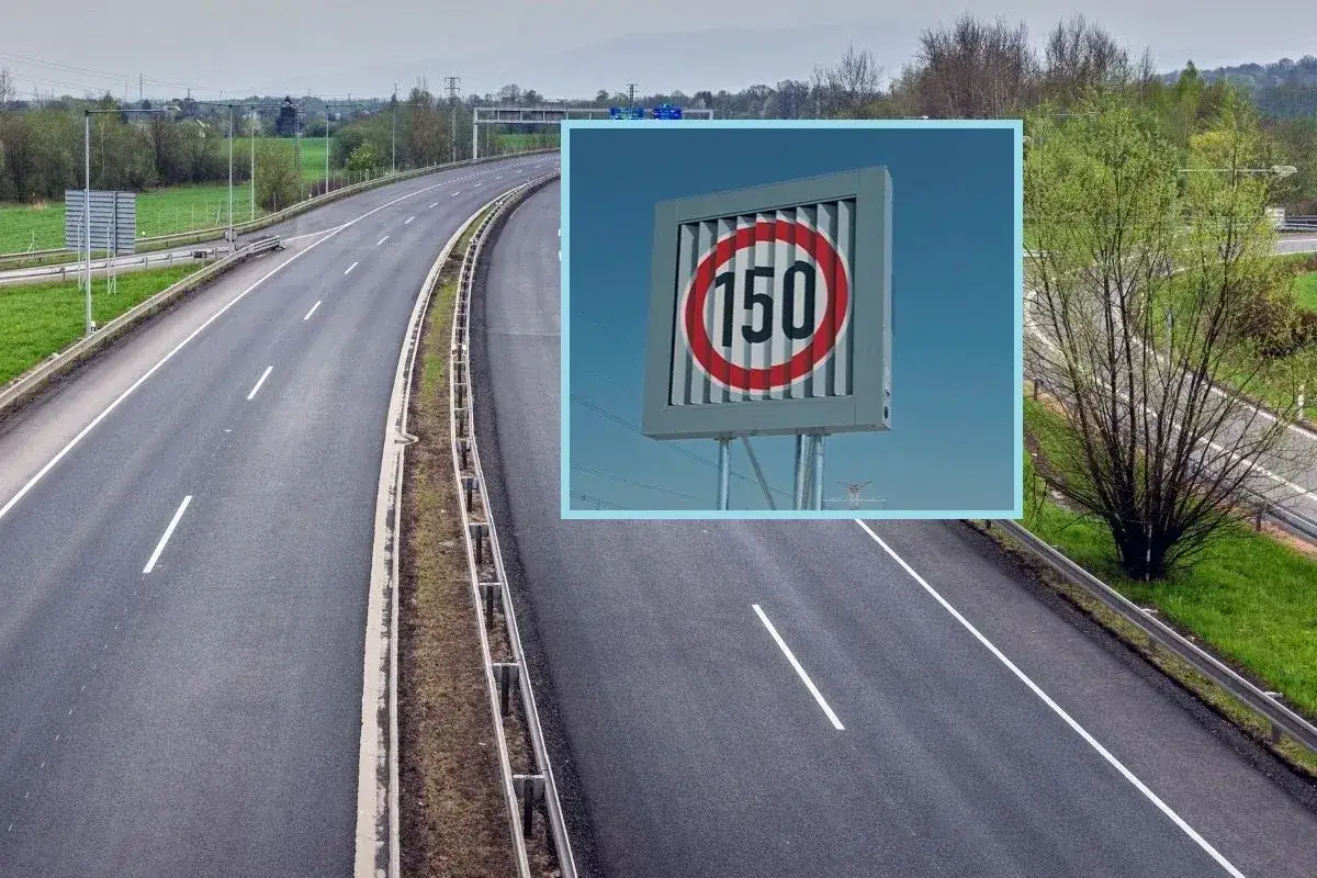 Autostrada w Czechach z tablicą informującą o ograniczeniu prędkości do 150 km/h.