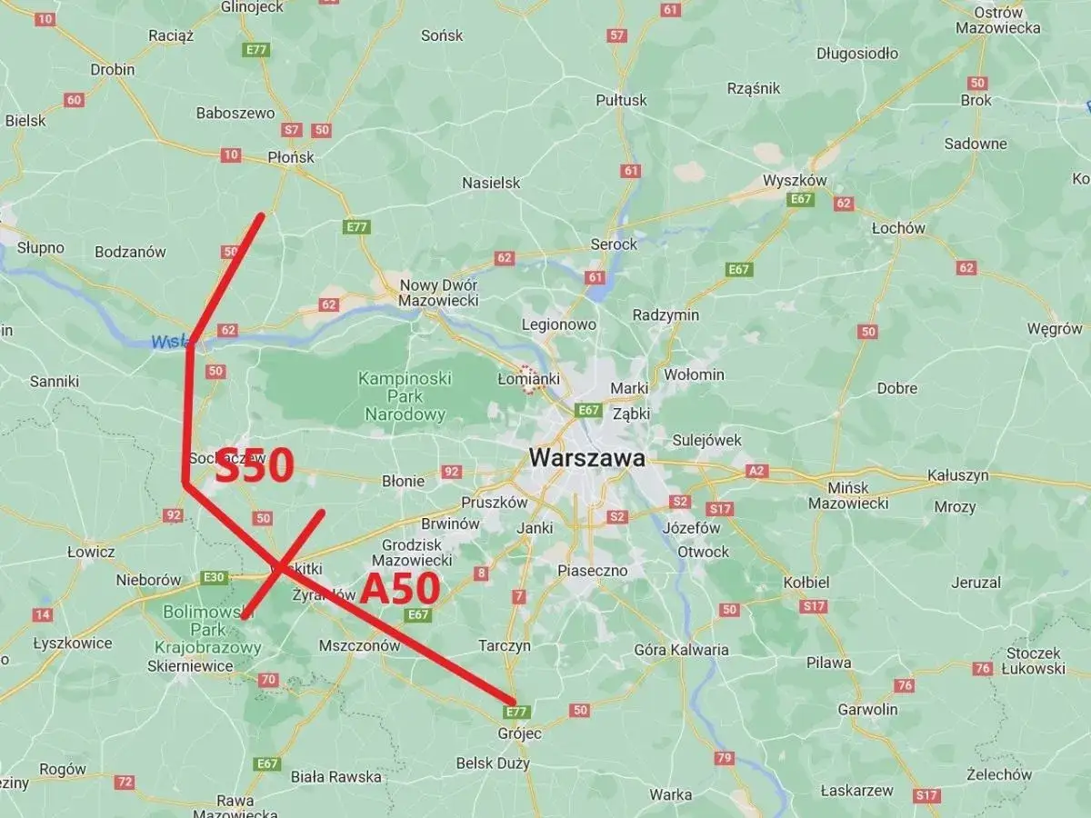 Mapa okolic Warszawy z zaznaczonymi drogami S50 i A50. Widoczne miasta: Płock, Sochaczew, Grodzisk Mazowiecki.