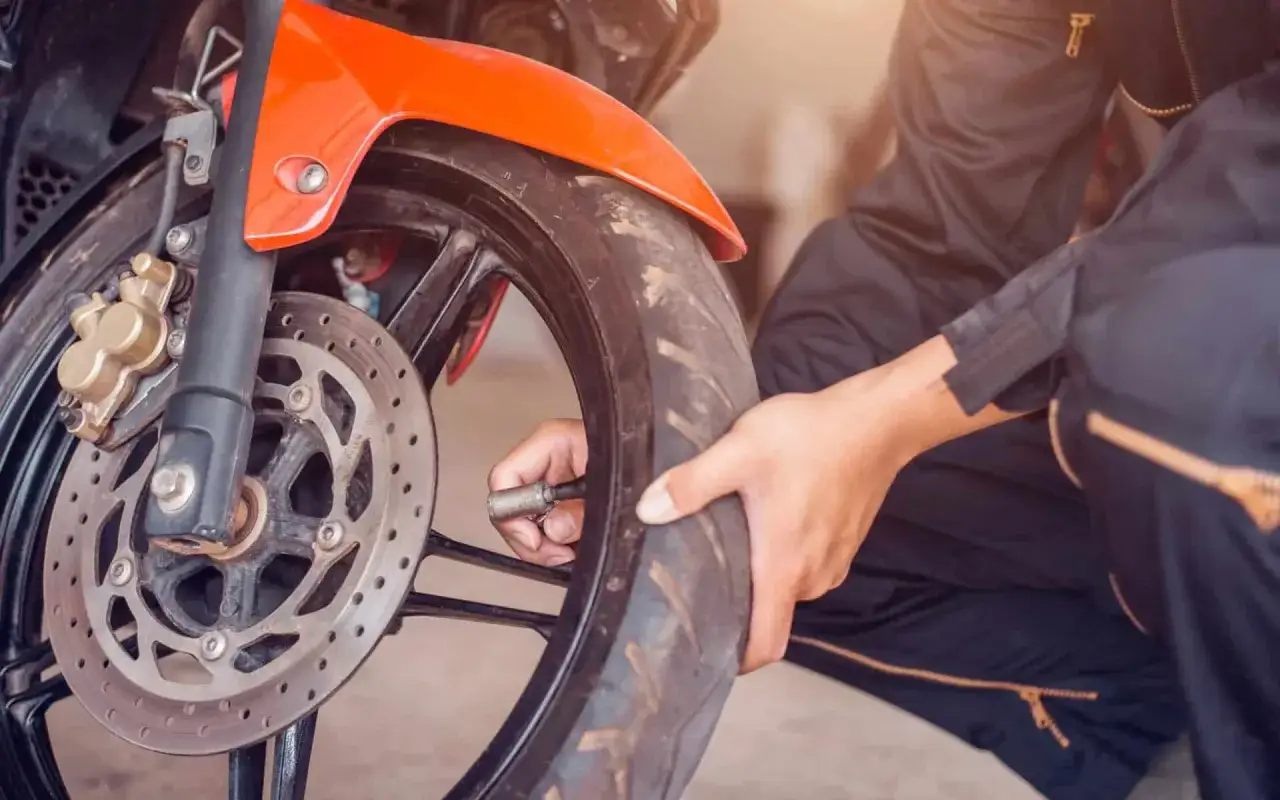 naklejka ciśnienie opon motocykl instrukcja obsługi
