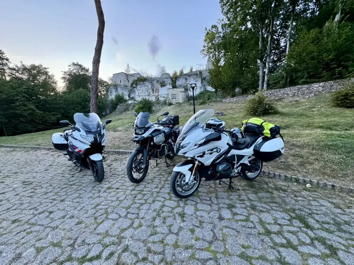 Motocykl nad jeziorem Goczałkowickim